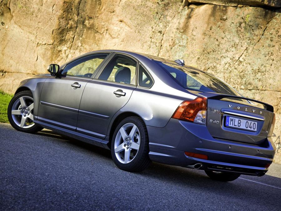  Volvo S40 R-Design 2008 года  (фото 18 из 18)